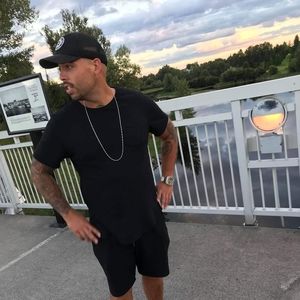 Meet your Posher, Jonathan